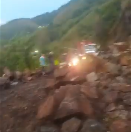 Video: derrumbe en Matasanos deja varios municipios incomunicados