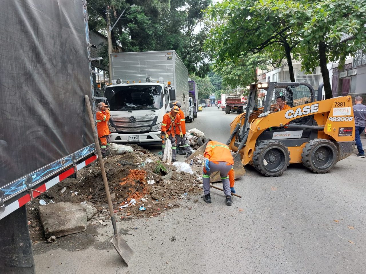 Más de 70 toneladas ha recolectado Emvarias en piloto de recoger escombros sin costo