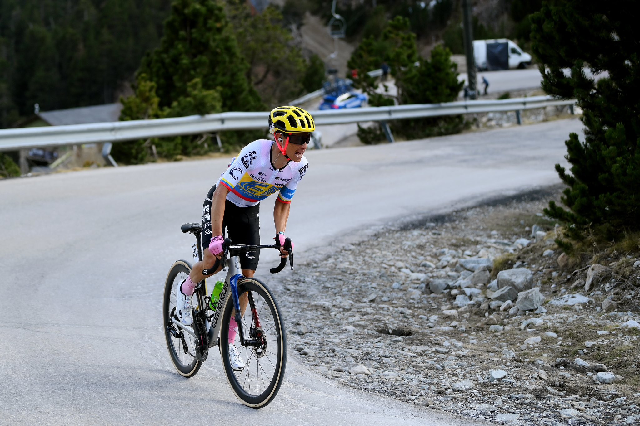 Esteban Chaves, protagonista en la etapa 3 de la Vuelta al País Vasco