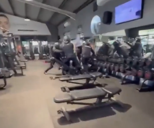 [Video] Policía capturó a un presunto acosador en un gimnasio