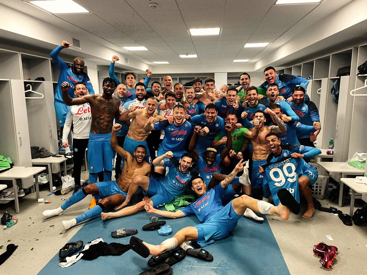 [Video] Hinchas del Napoli desataron la locura luego de ganarle a Juventus