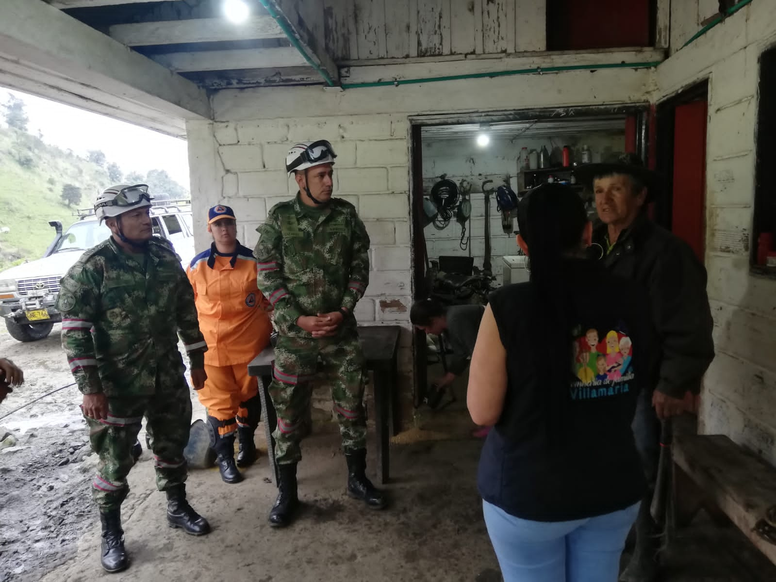 Ejército apoya la evacuación de personas en el Nevado del Ruiz