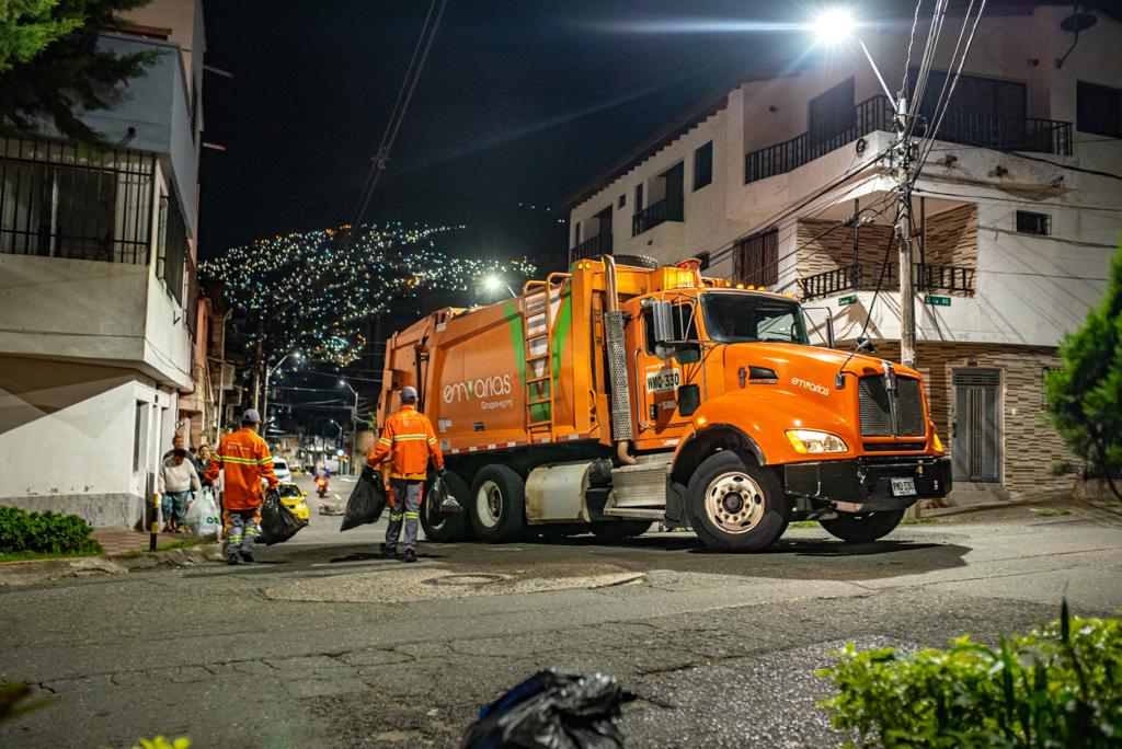 Con 3.000 contenedores nuevos y cobertura en toda la ciudad de Escombros Cero