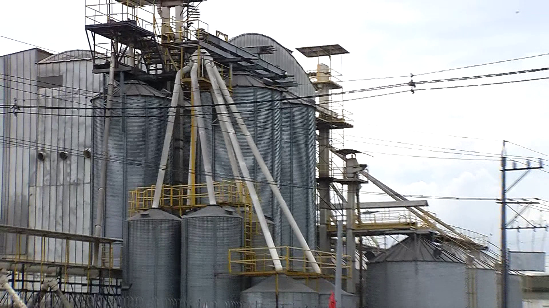 Trabajador murió al caer en un silo de soya