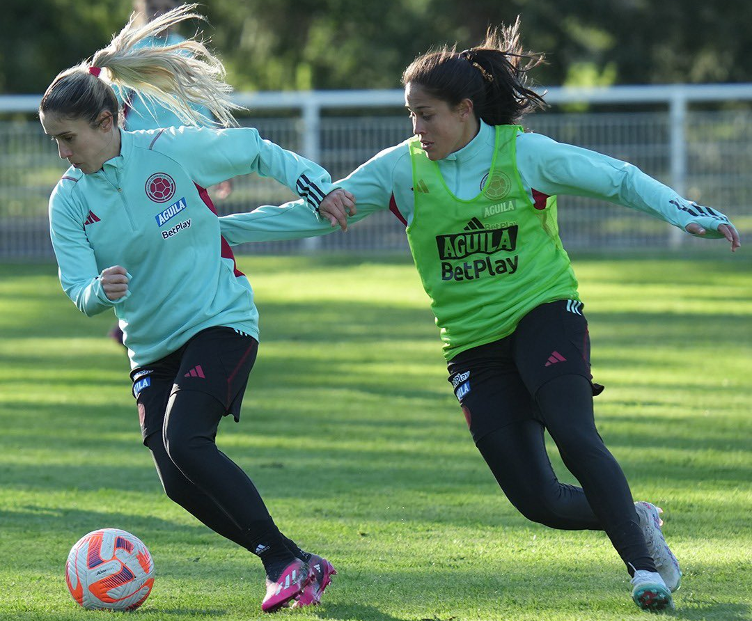 La Selección Colombia femenina de fútbol lista para enfrentar a Francia