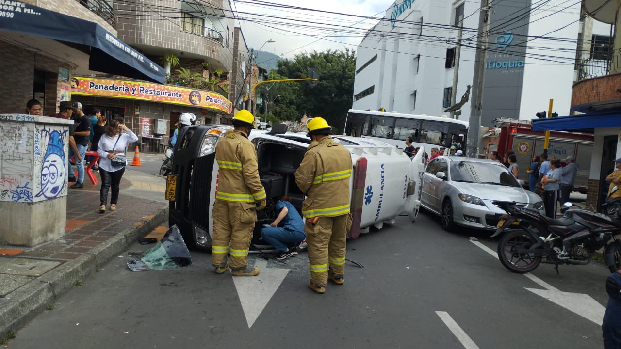 accidente ambulancia Itagüí