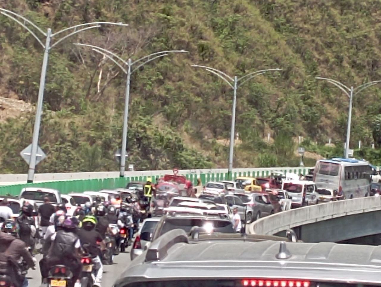 Incendio en vía San Gerónimo Medellín 