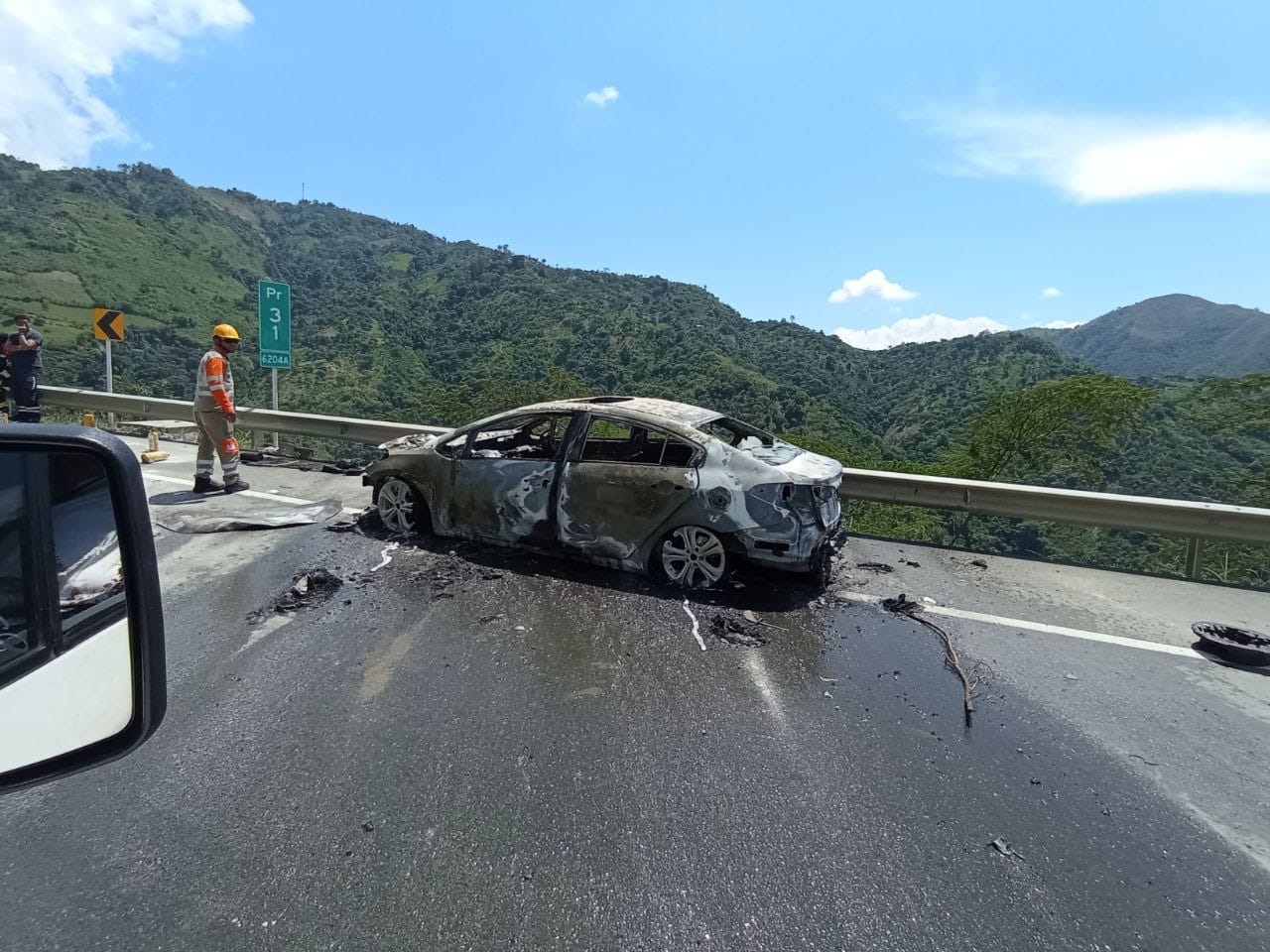 Incendio en vía San Gerónimo Medellín 