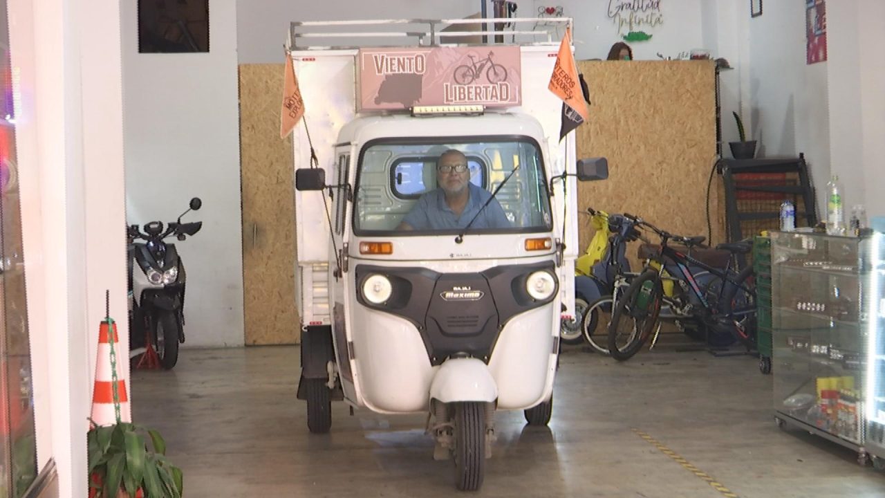 ¡Aventurero! Viajará en motocarro entre Medellín y La Patagonia, en Argentina