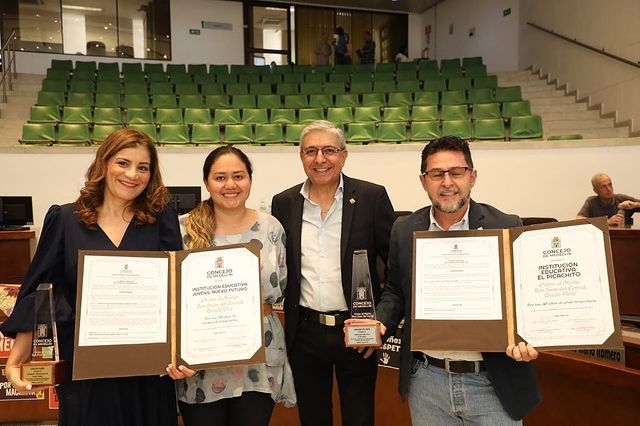 Tres instituciones educativas del Distrito recibieron reconocimiento