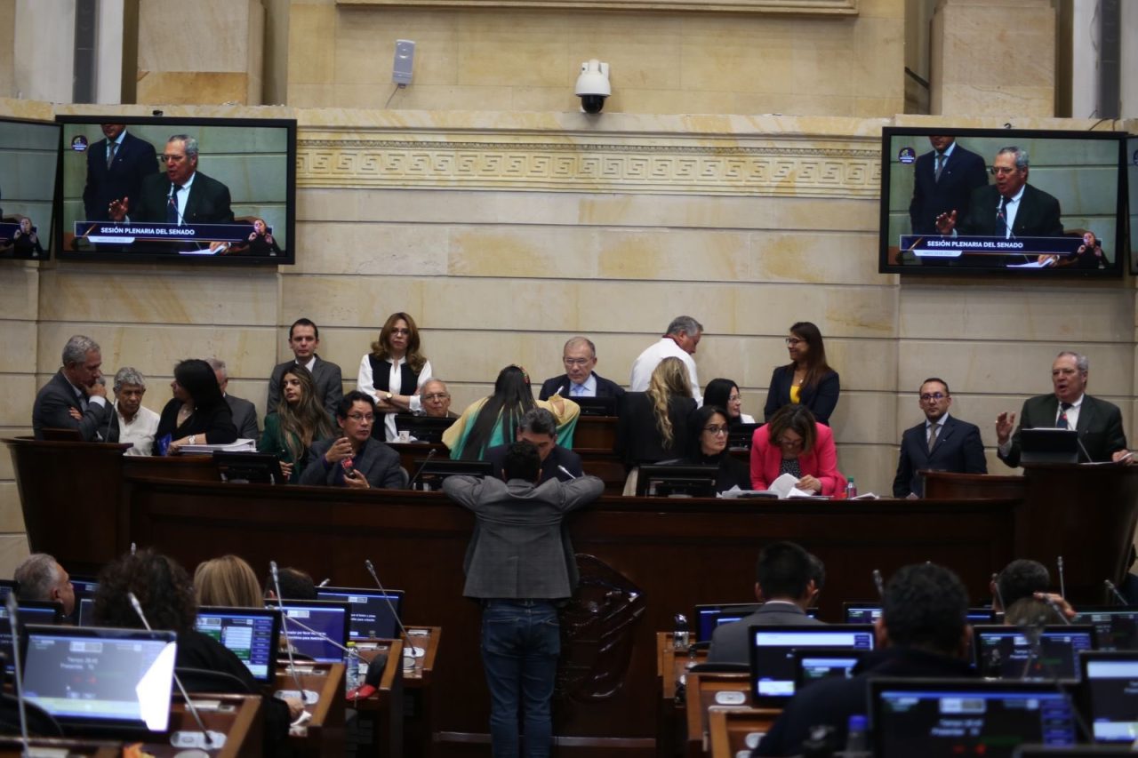 Senado aprobó segundo debate para bajar el sueldo de los congresistas en 2026