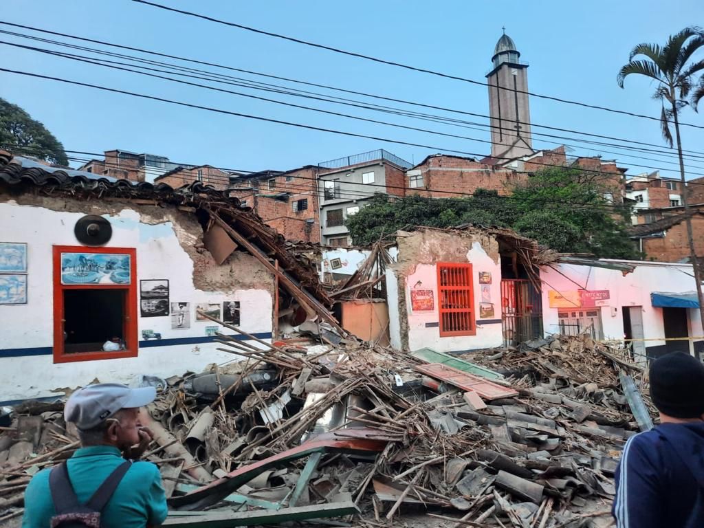 [Fotos] ¡Atención! Una casa colapsó en el barrio Miraflores, en Buenos Aires