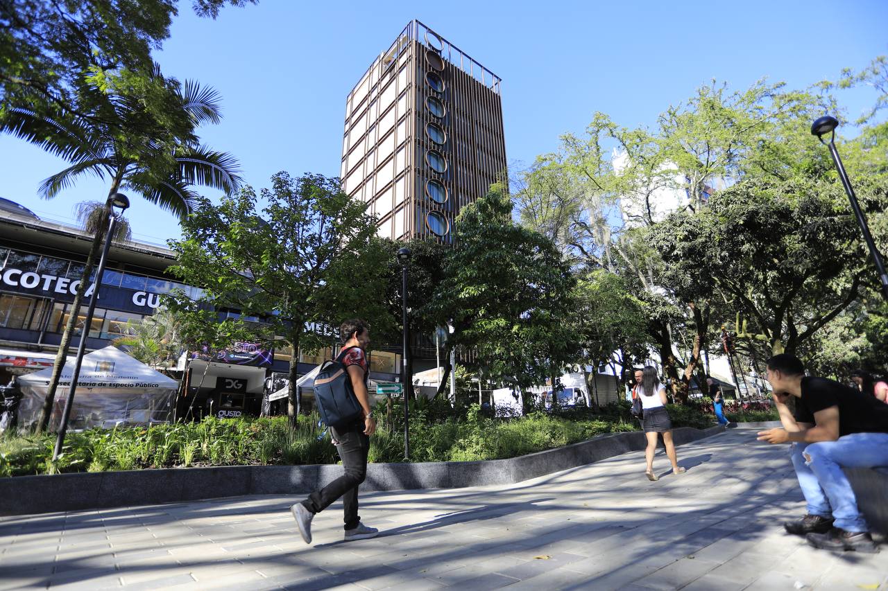 Inició el abrazo al parque Lleras, atento a los cierres viales