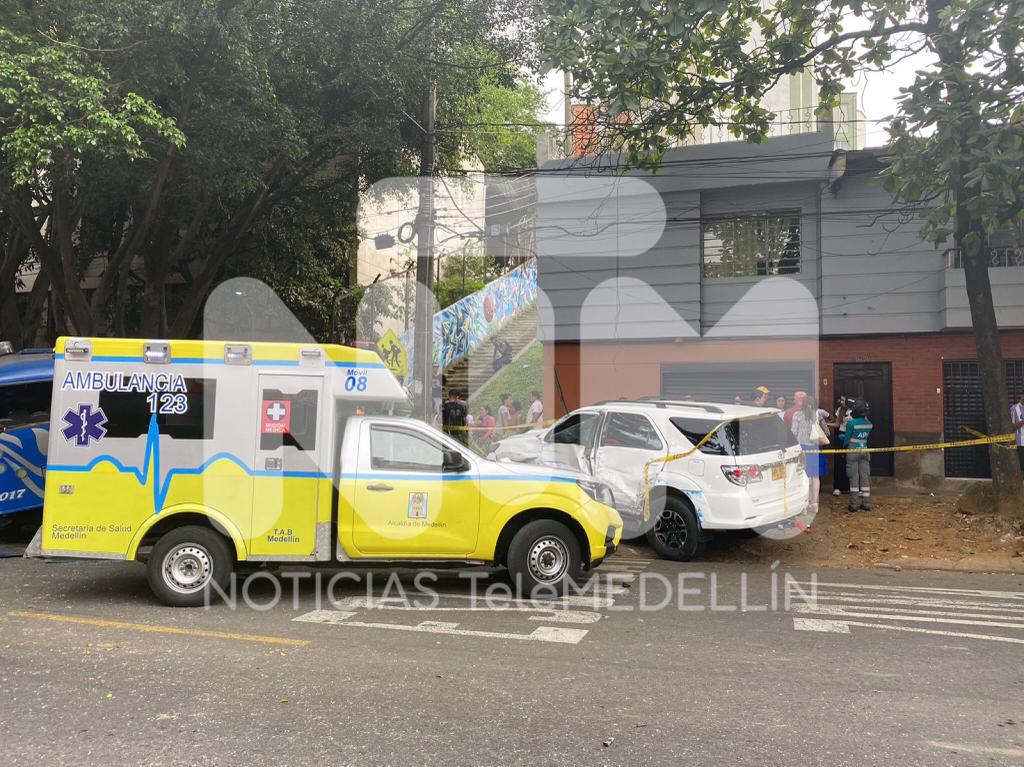 “14 Injured in Medellín Multi-Vehicle Accident on 58th Street and 36A”