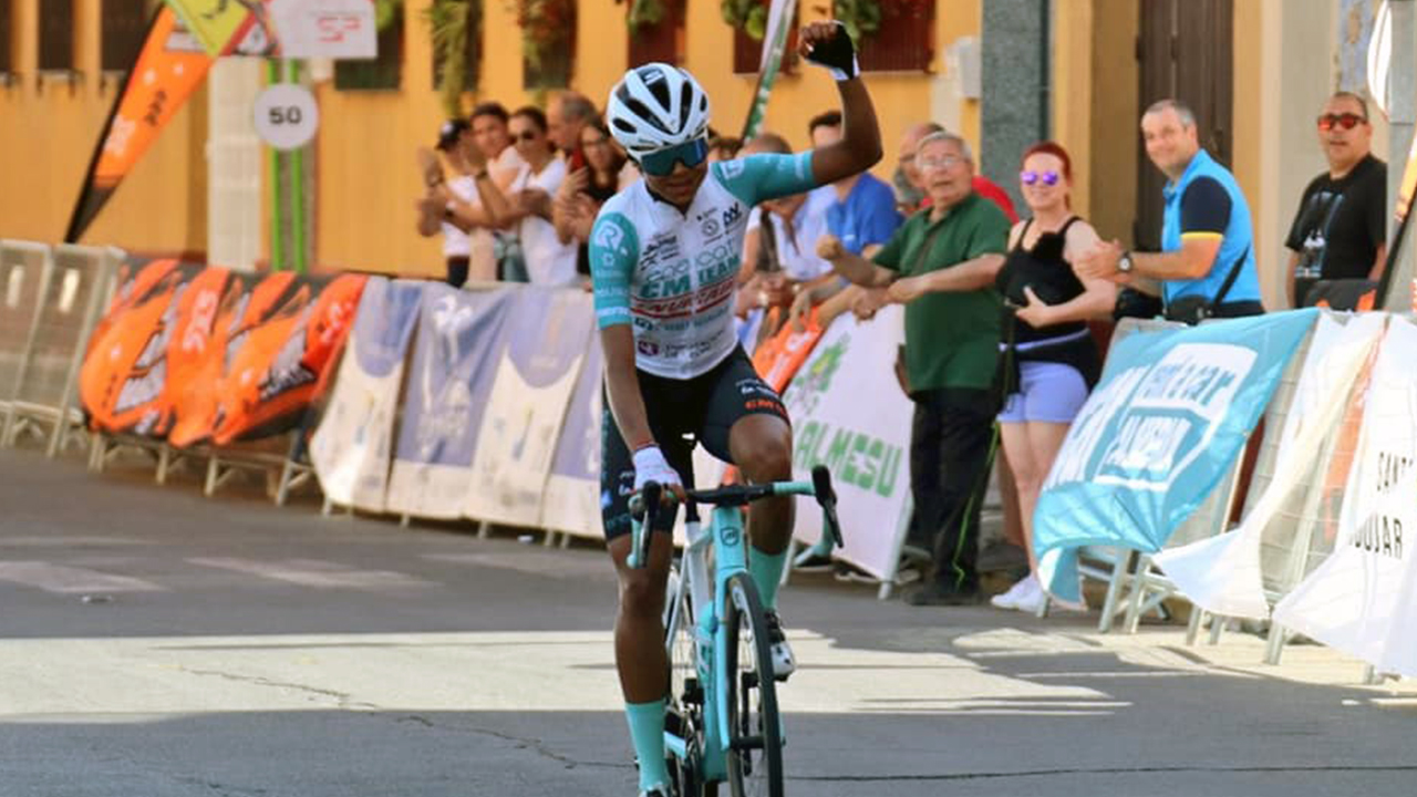 Con 3 antioqueñas comenzó la Vuelta España Femenina