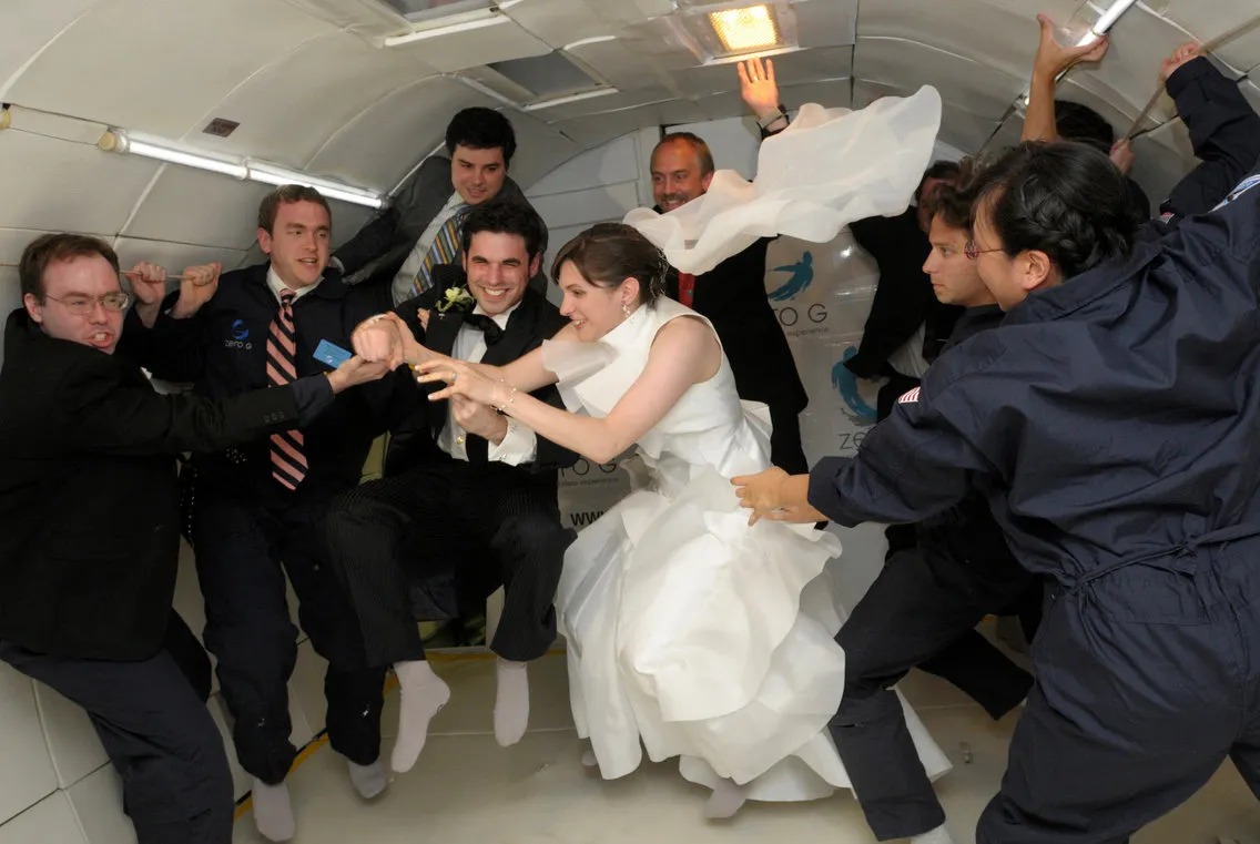 ¡De otro planeta! Empresa ofrece bodas en el espacio