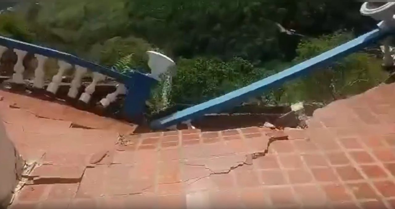 [Videos] Derrumbe tras derrumbe, así está la situación en Antioquia