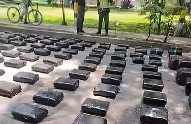 [Video] Cerca a la estación de policía de La Pintada incautan gran cargamento de droga