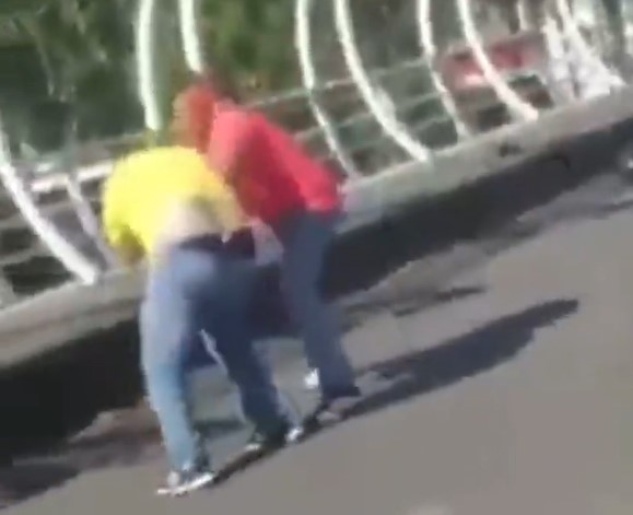 [Video] Estaban peleando y resultaron asaltados