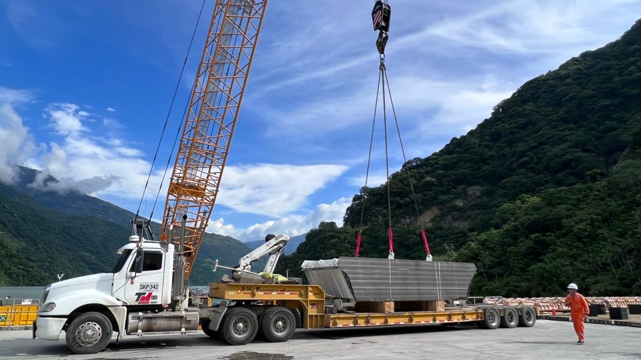 Hidroituango: compuerta que llegó en el avión más grande del mundo está lista para ser instalada