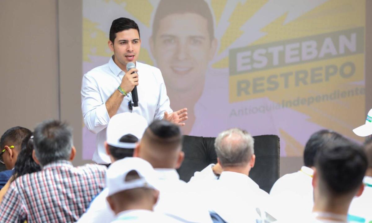 ¿Por qué Esteban Restrepo va de segundo en la última encuesta?