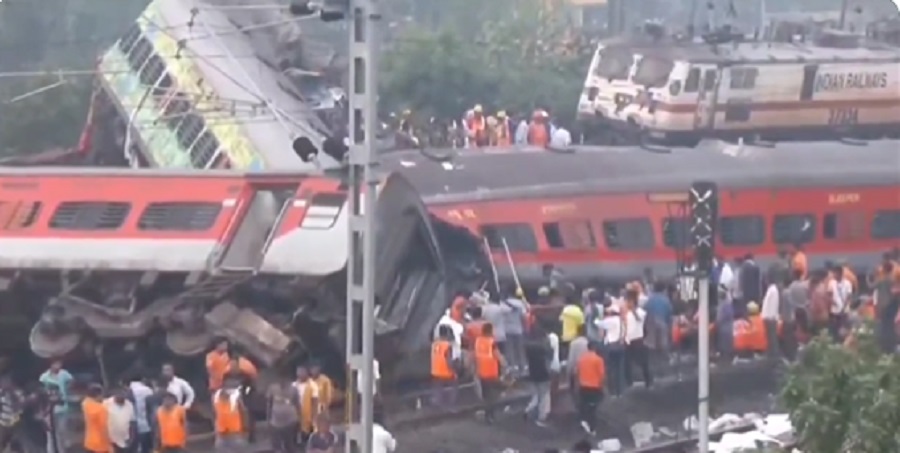 Tragedia en India: accidente de tren deja 80 muertos y más de 800 heridos