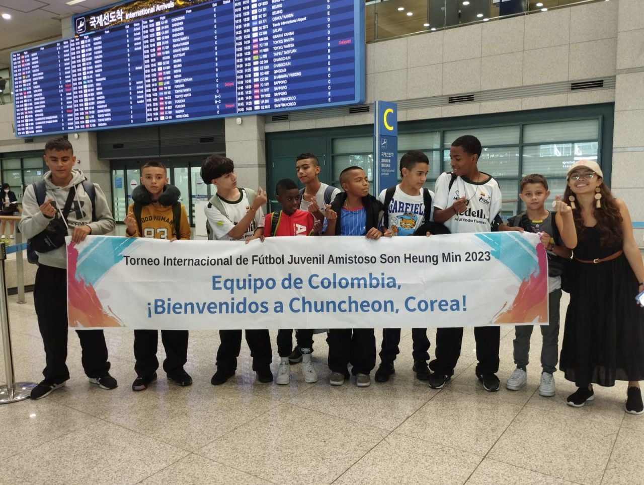 Los 13 futbolistas del Inder Medellín ya están en Corea del Sur