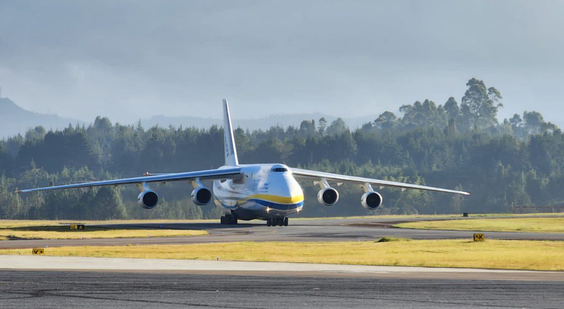 Avión Antonov en Rionegro