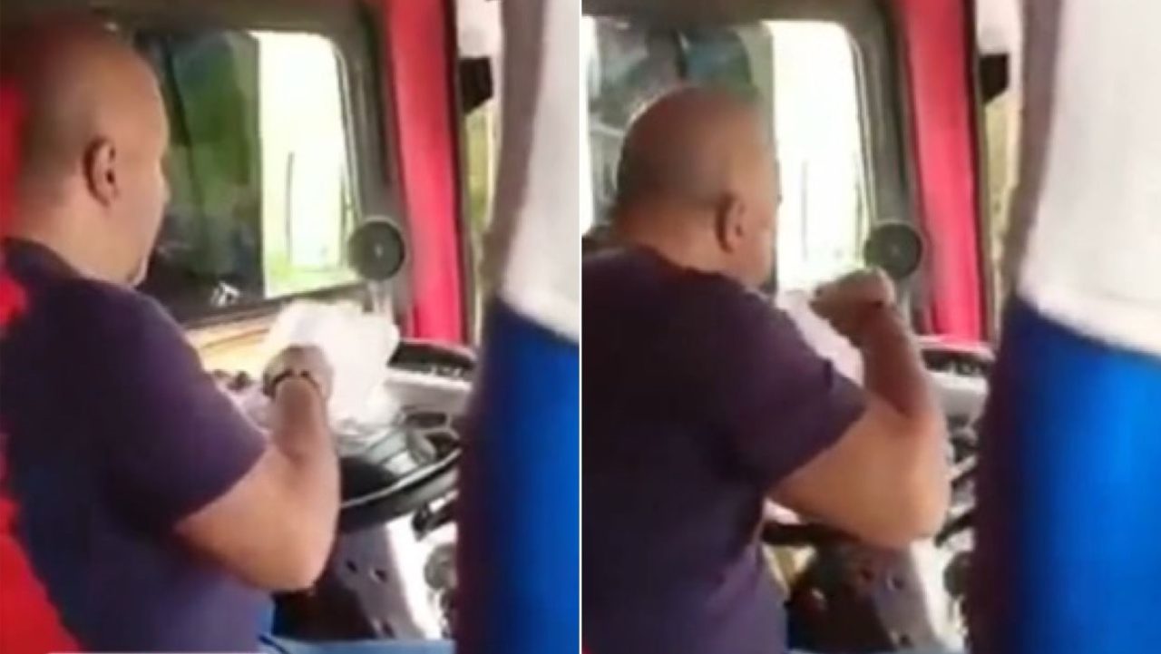 [Video] Un conductor de bus fue captado almorzando mientras manejaba
