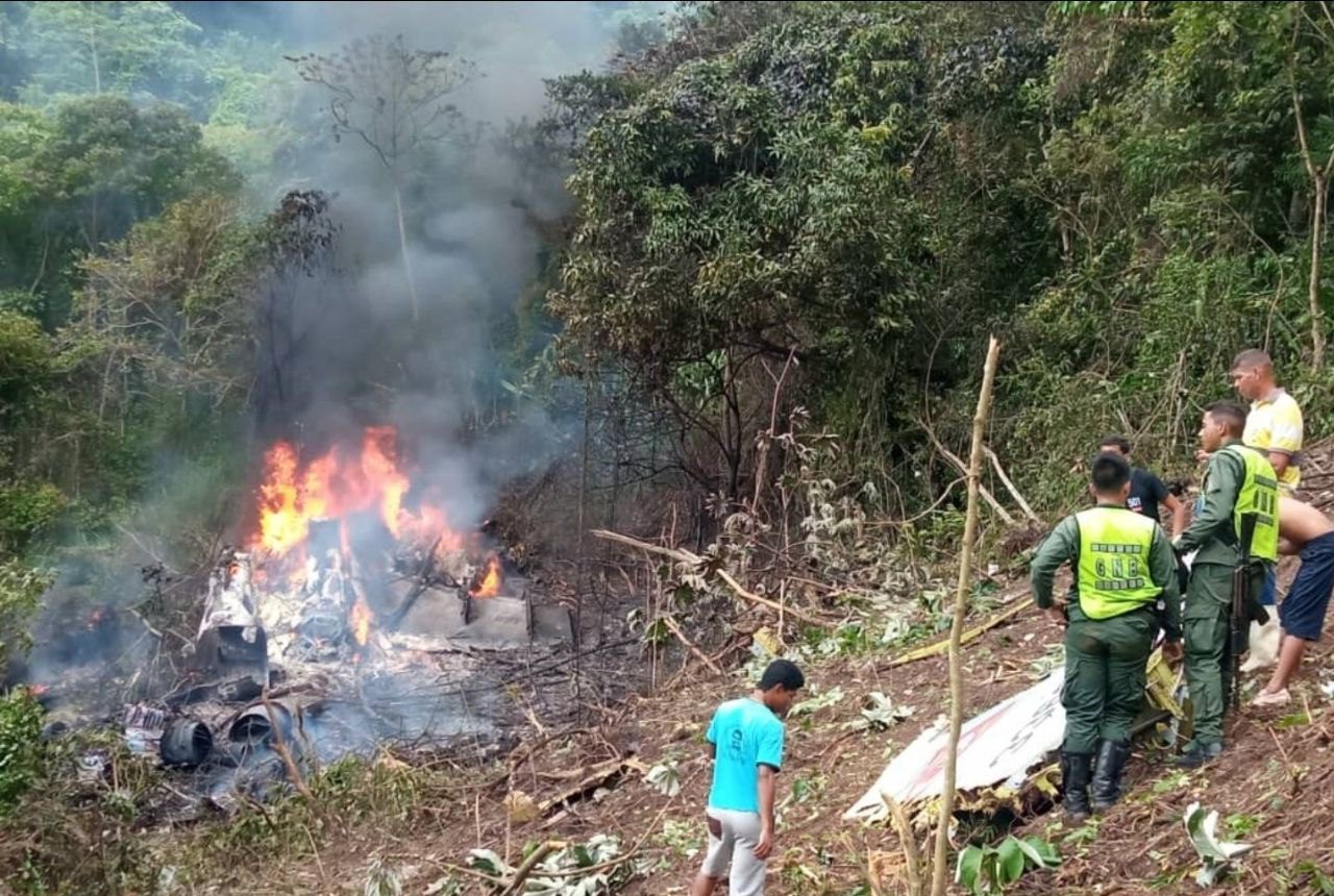 ¡Atención! Avión militar de estrelló mientras hacía prácticas