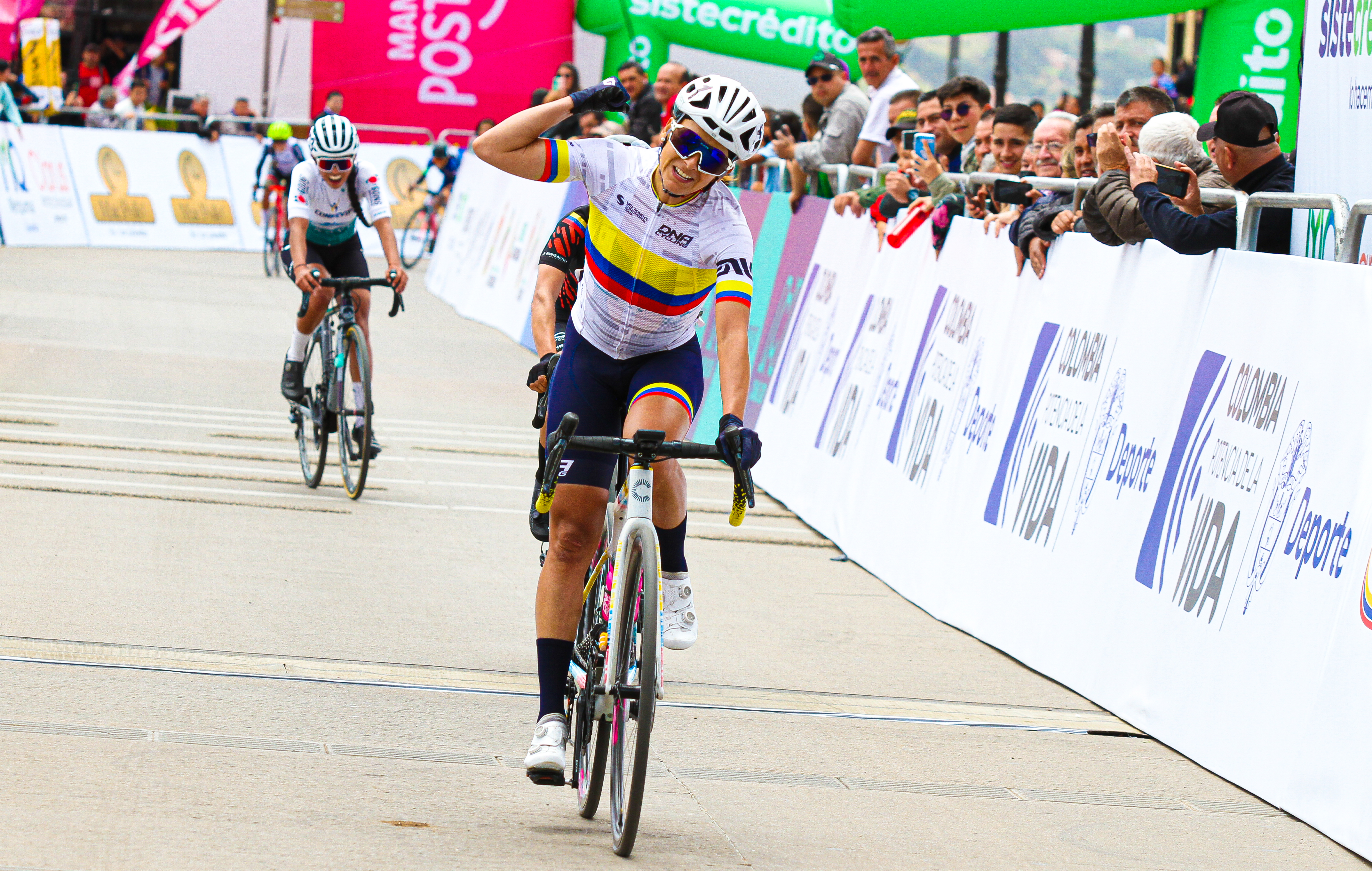 La campeona nacional se llevó la etapa 1 de Vuelta Colombia