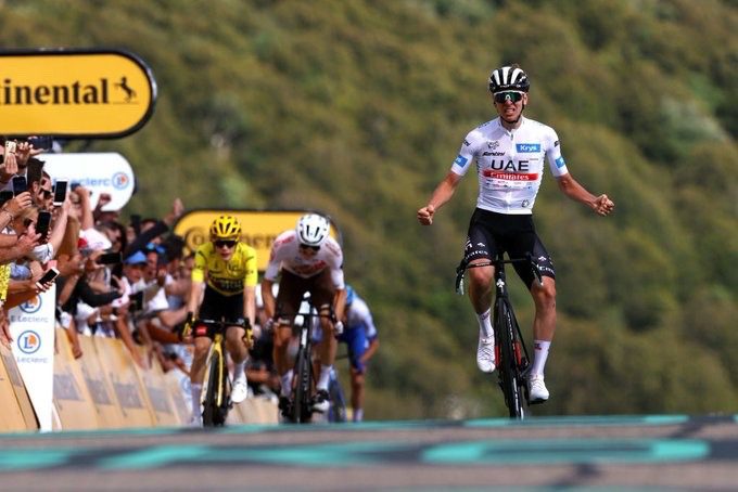 Tadej Pogacar felicitó al campeón del Tour de Francia