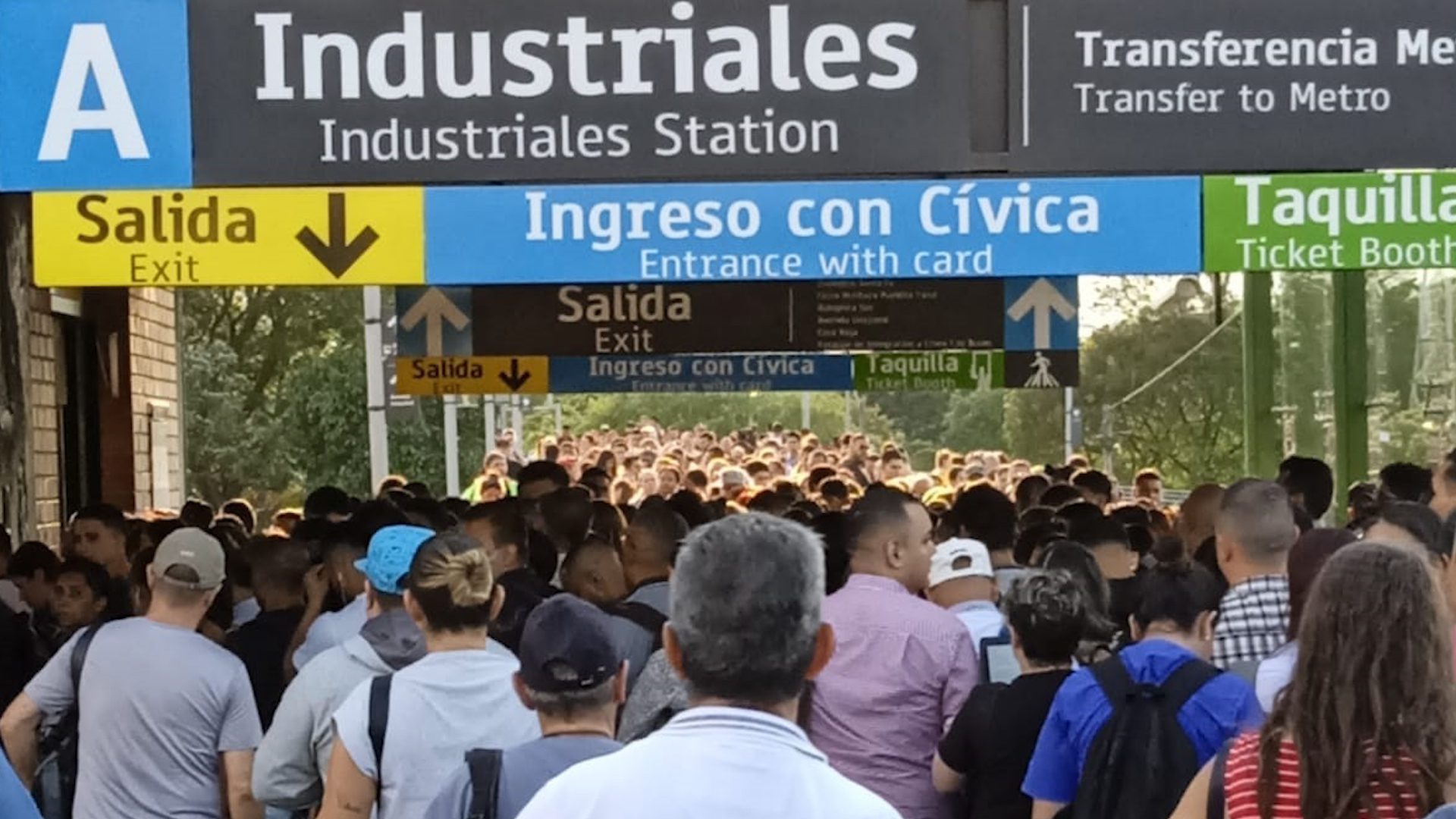 ¡Atención! Hay atrasos en varias estaciones del Metro de Medellín