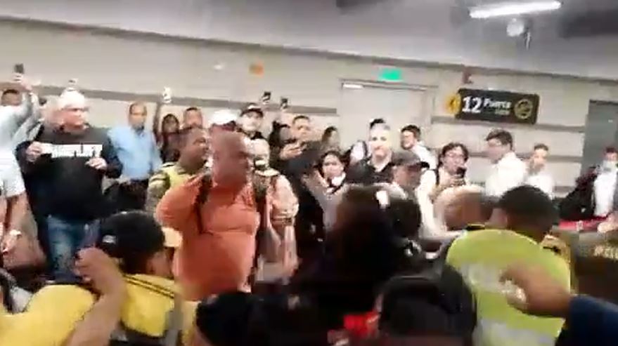 [Video] Fuerte pelea se registró en el aeropuerto de Barranquilla