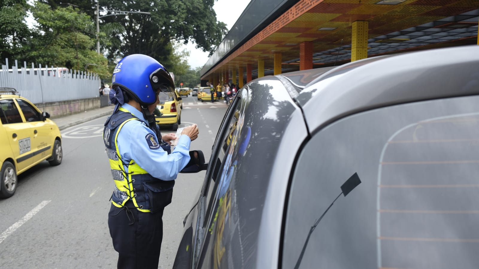 619 conductores han sido multados por manejar con la licencia vencida