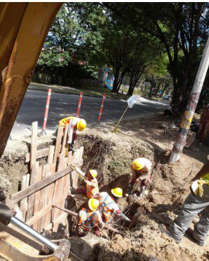 El occidente de Medellín sin agua por daño