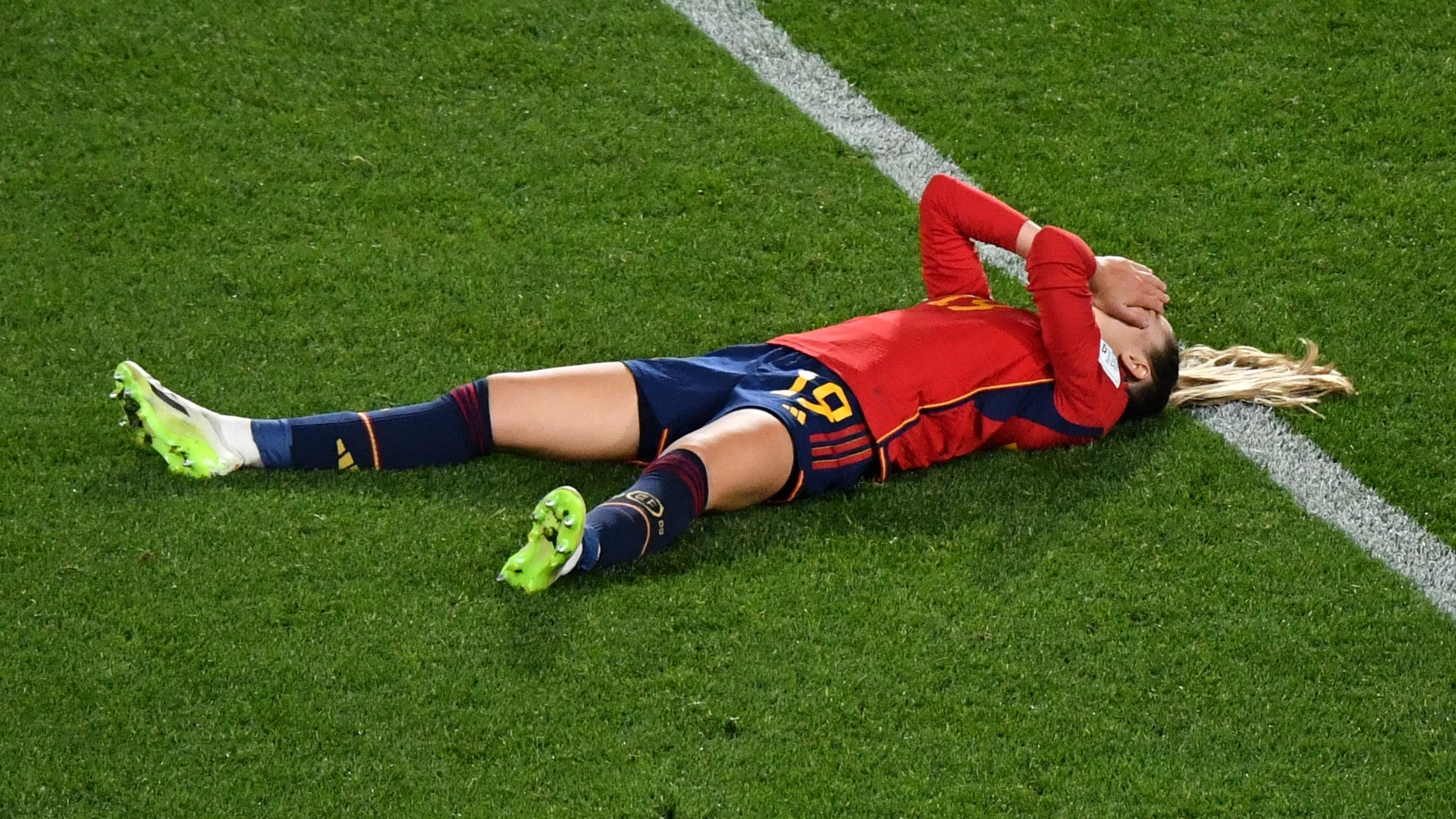 Jugadora de España pasó del júbilo a la tristeza tras ganar el Mundial Femenino