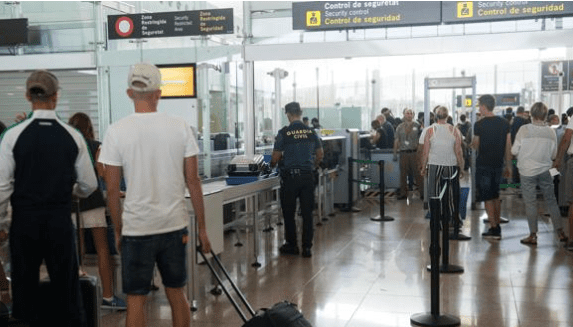El mayor hurto de la historia: Robado en el aeropuerto de Barcelona una  maleta y un bolso con más de 8 millones de euros en joyas y relojes