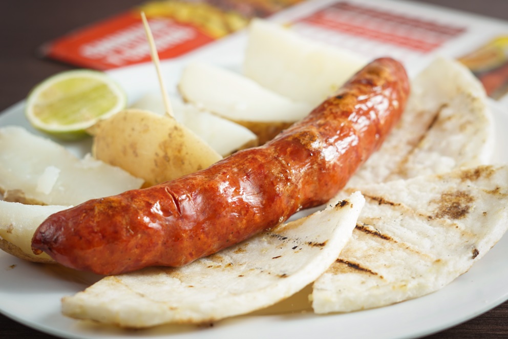 Estos son los mejores sitios para comer chorizo en Medellín, según ChatGPT