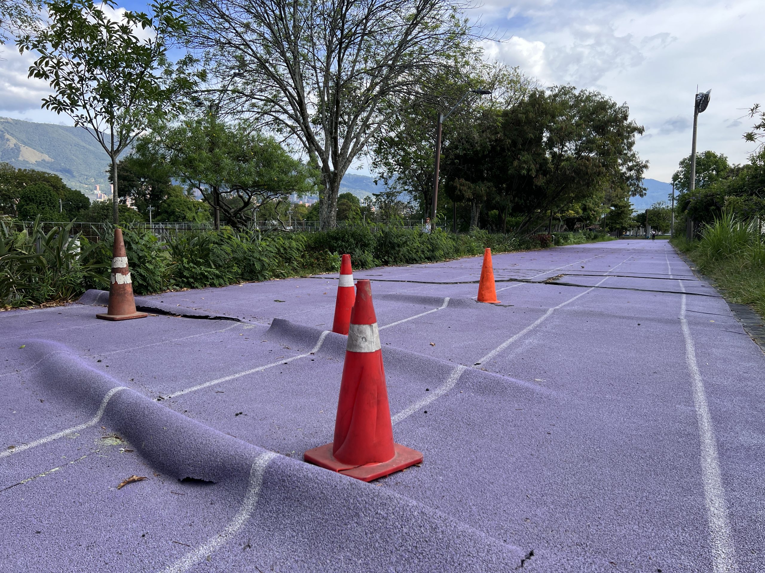 Inder Medellín pedirá garantías por deterioro de la Pista de trote de la Unidad Deportiva de Belén