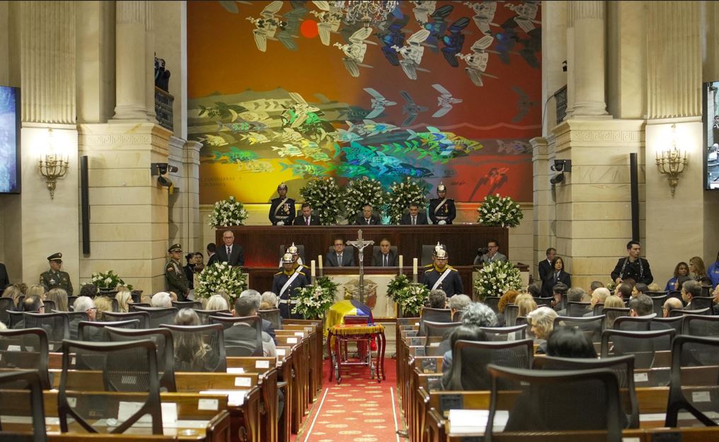 Así Es El Homenaje Al Maestro Fernando Botero En El Congreso De La ...