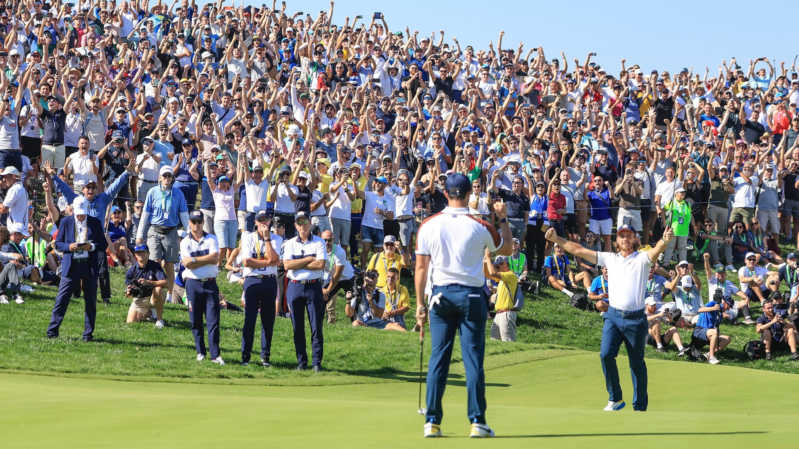 [Video] Europa de momento arrasa con Estados Unidos en la Ryder Cup de golf