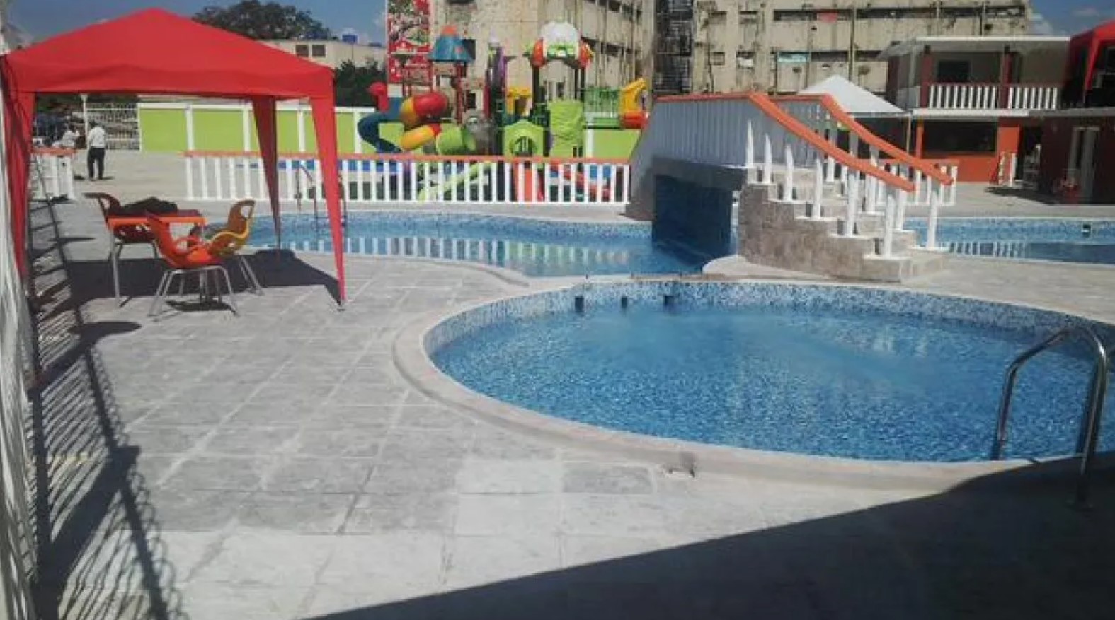 [Fotos] Con discoteca y piscina, así es la cárcel del Tren de Aragua