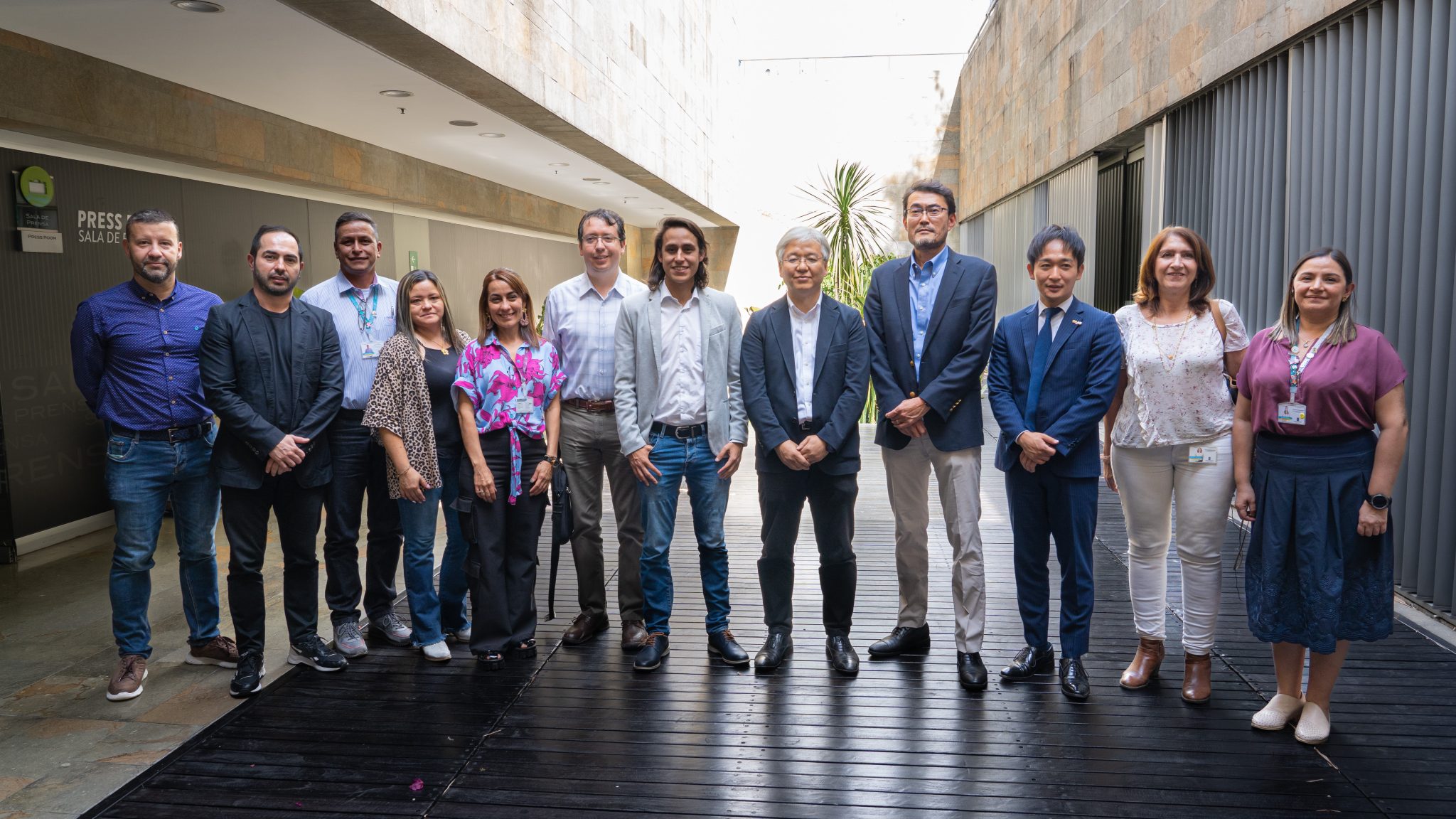 Delegación japonesa visitó Medellín para intercambiar experiencias de planeación urbana