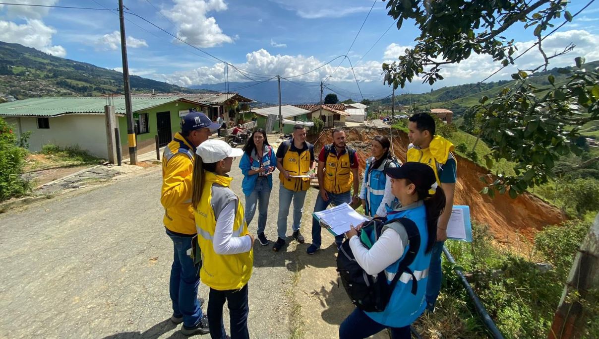 Cuatro comunas de Medellín son priorizadas en Gestión del Riesgo de Desastres