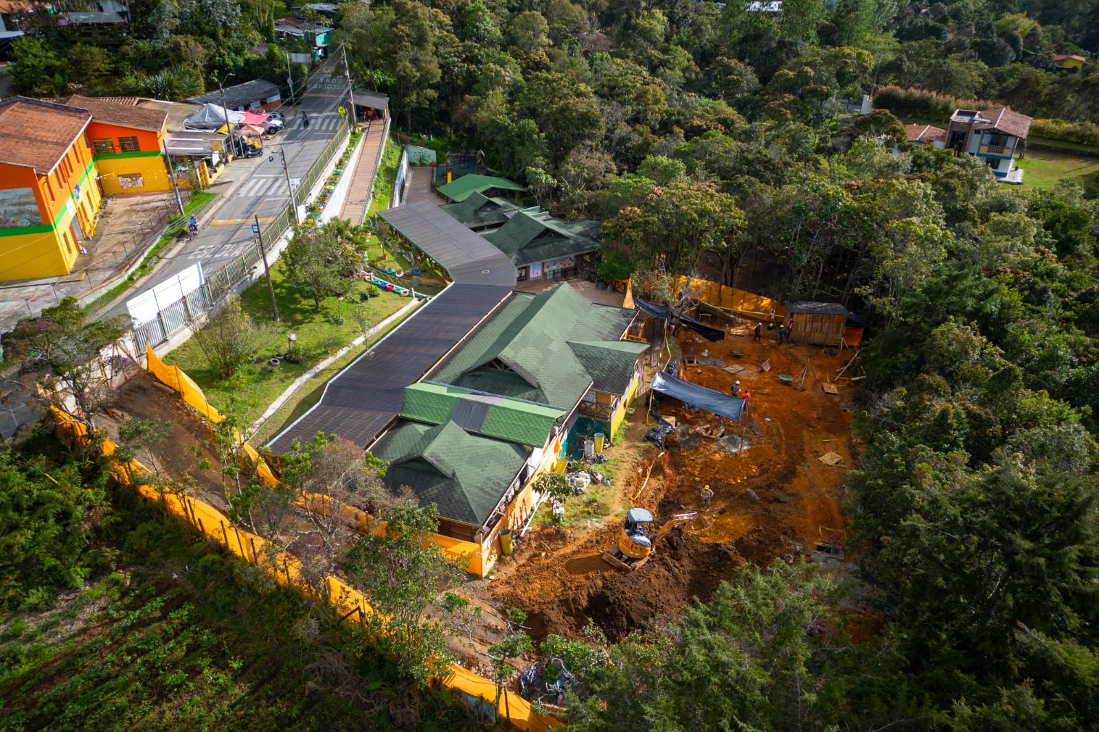 Iniciaron las obras de ampliación del Centro Educativo El Placer, en Santa Elena