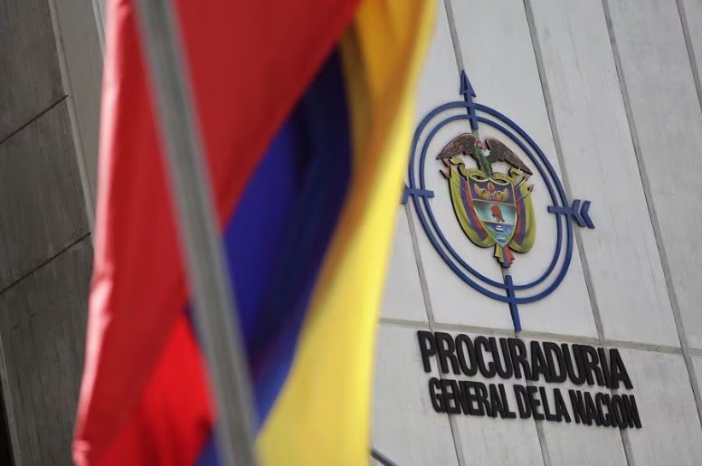 Investigan a policías por caso de estadounidense sorprendido con dos niñas en hotel de Medellín