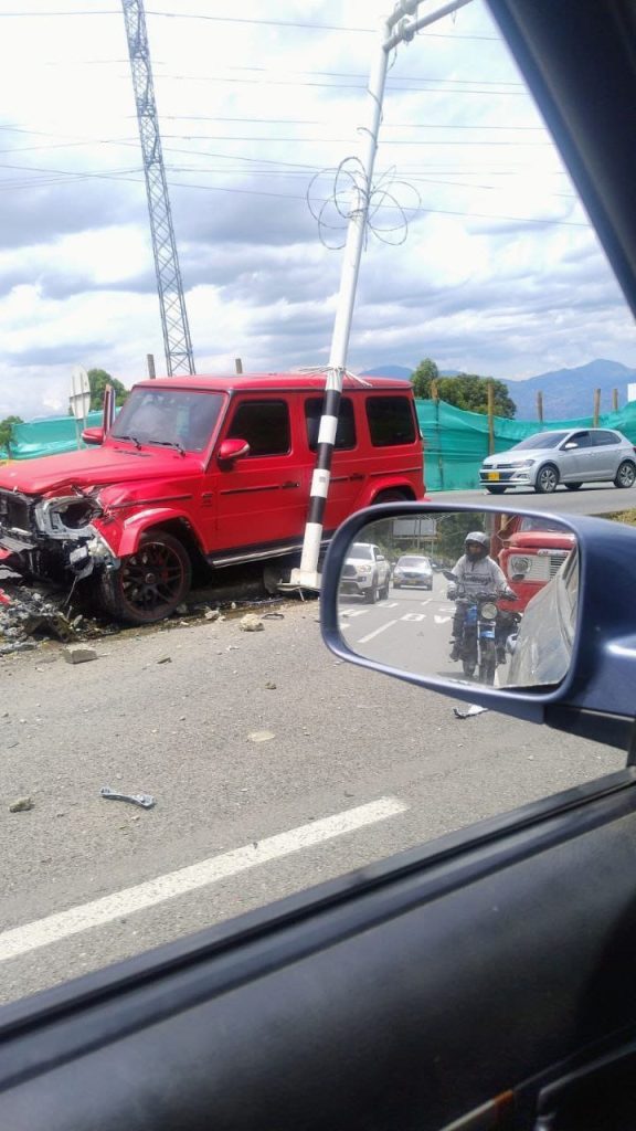 Camioneta en la que viajaba el cantante Ryan Castro se accidentó en Las Palmas