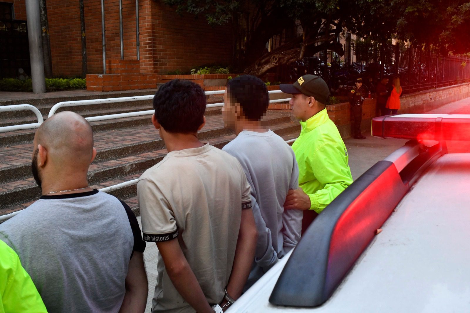 Policía capturó a tres personas que al parecer robaban a extranjeros en Medellín