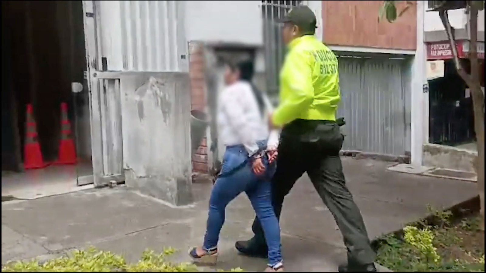 Autoridades capturaron a una madre que presuntamente obligaba a prostituir a su hija de 15 años